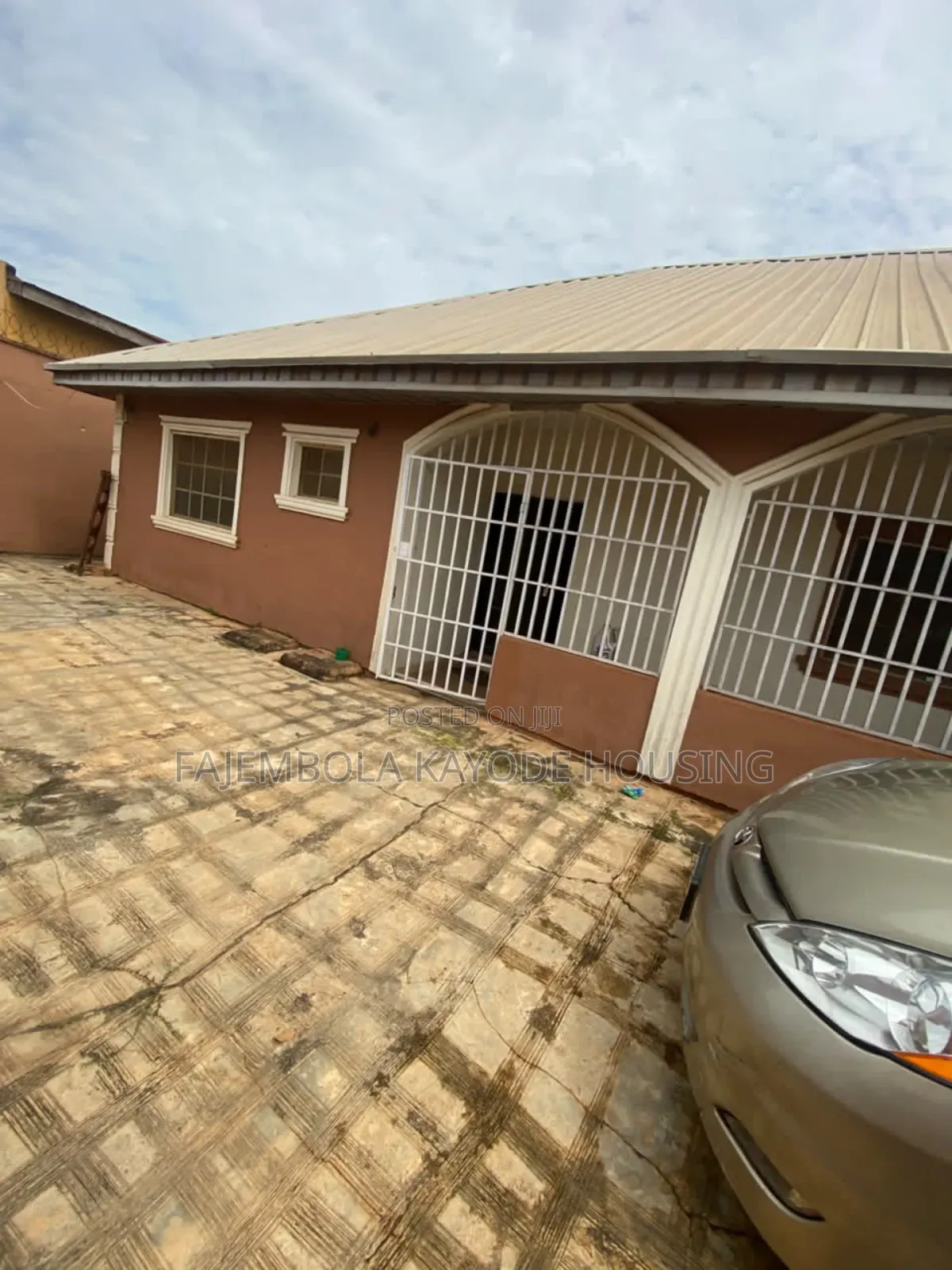 3bdrm Bungalow in Opeyemi, Wema, Alakia for rent in Alakia