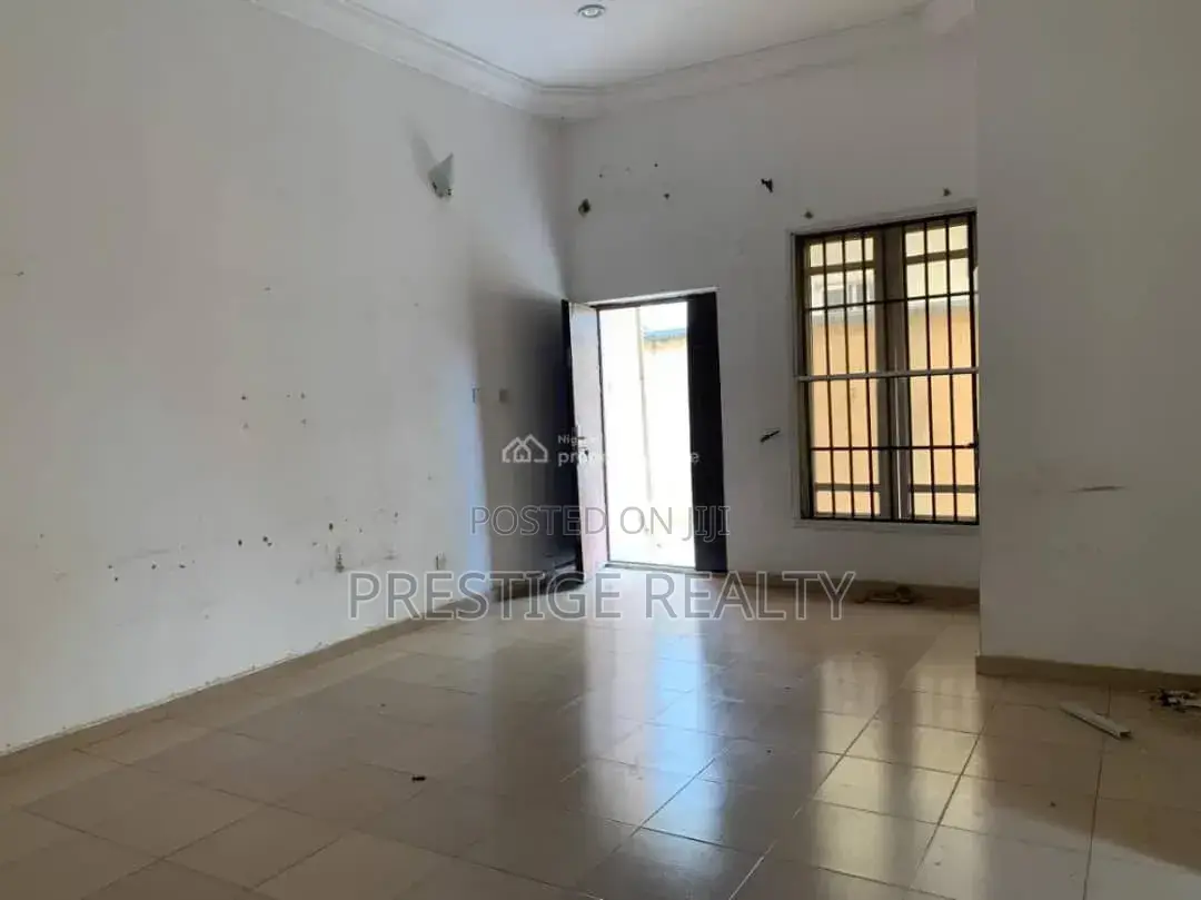 3bdrm Apartment in A3 Estate, Bodija for rent in Bodija