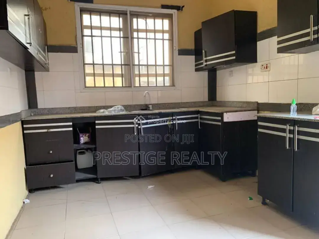 3bdrm Apartment in A3 Estate, Bodija for rent in Bodija