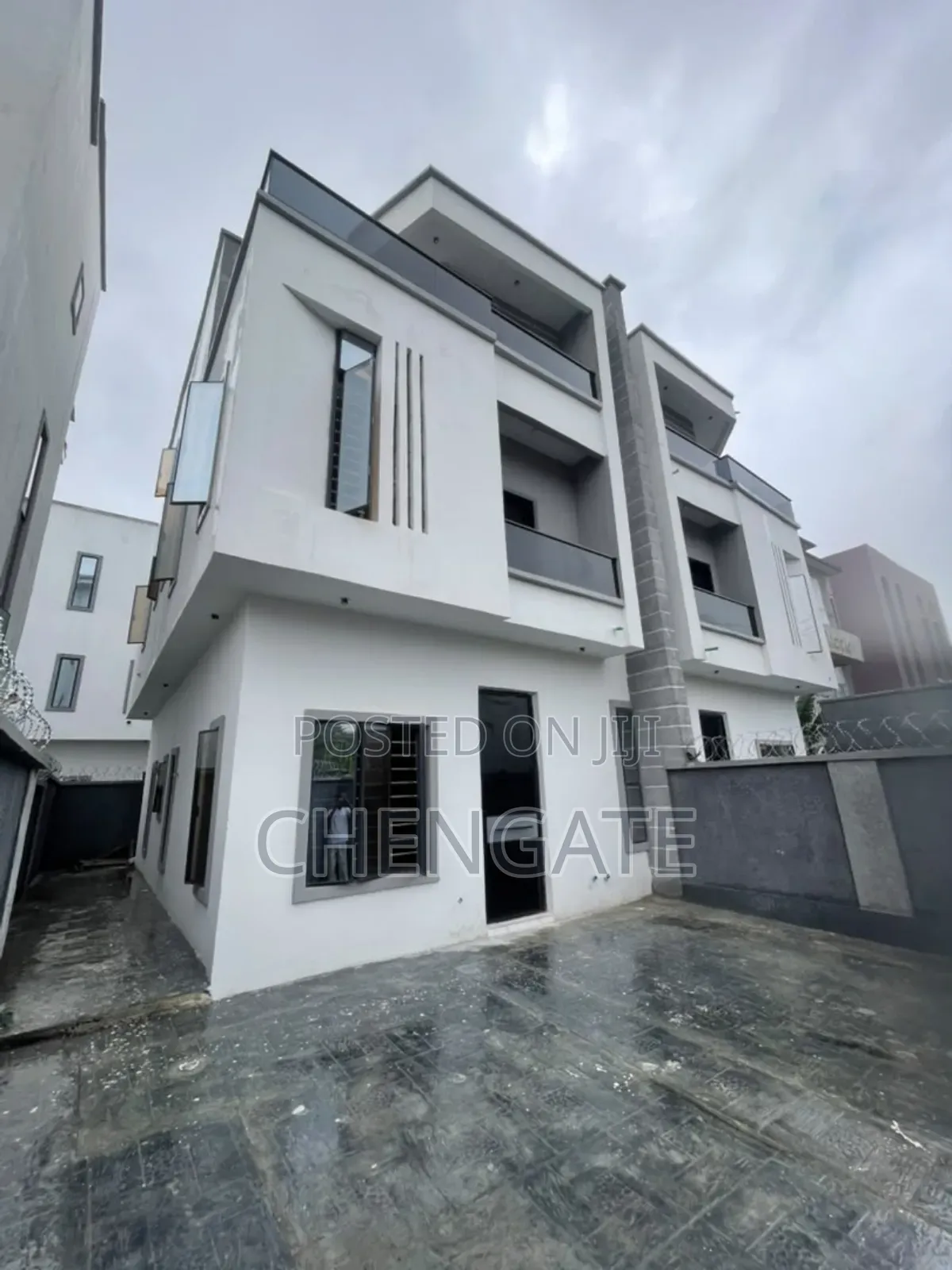 4bdrm Duplex in Lekki Phase 1 for sale in Lekki Phase 1