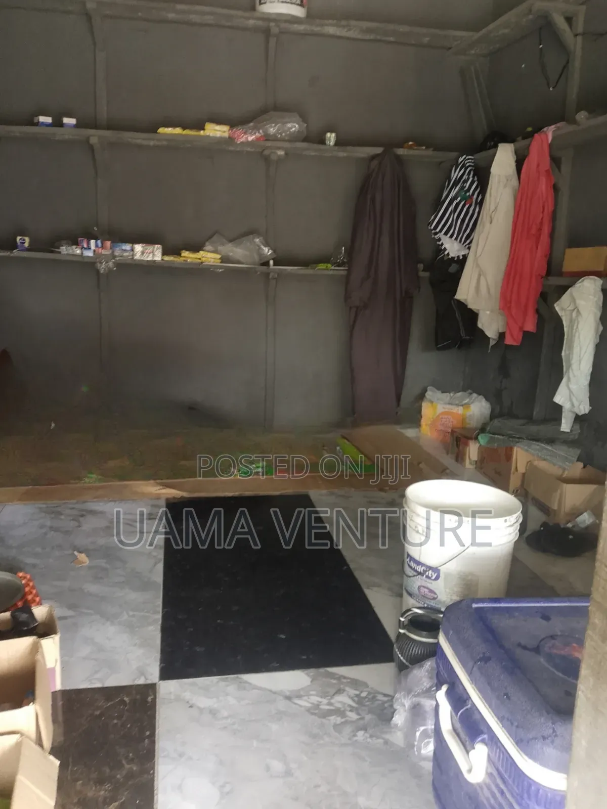 Shop to Let in Aiyeteju