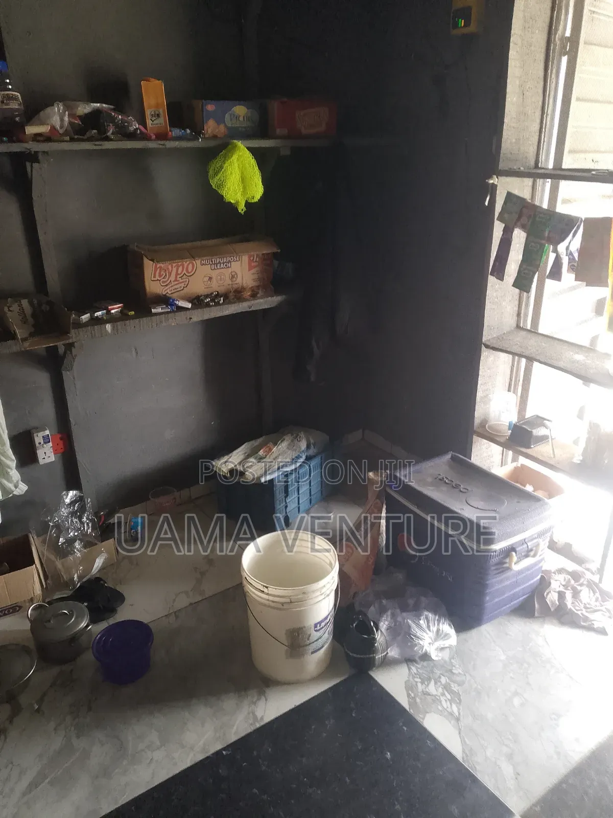 Shop to Let in Aiyeteju