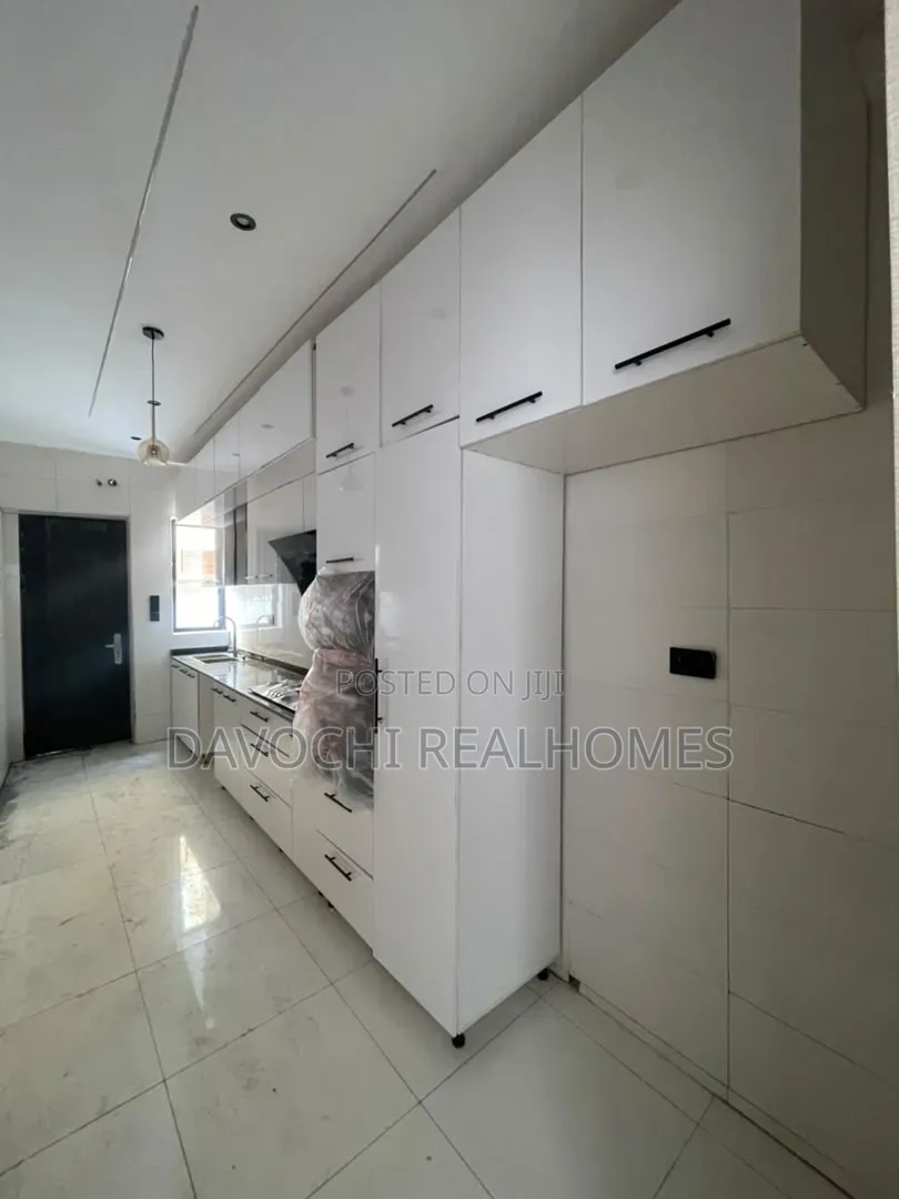 3bdrm Duplex in Sangotedo for sale in Sangotedo