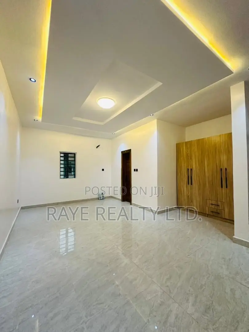 5bdrm Duplex in GRA Phase 2 Shangisha for sale in GRA Phase 2 Shangisha