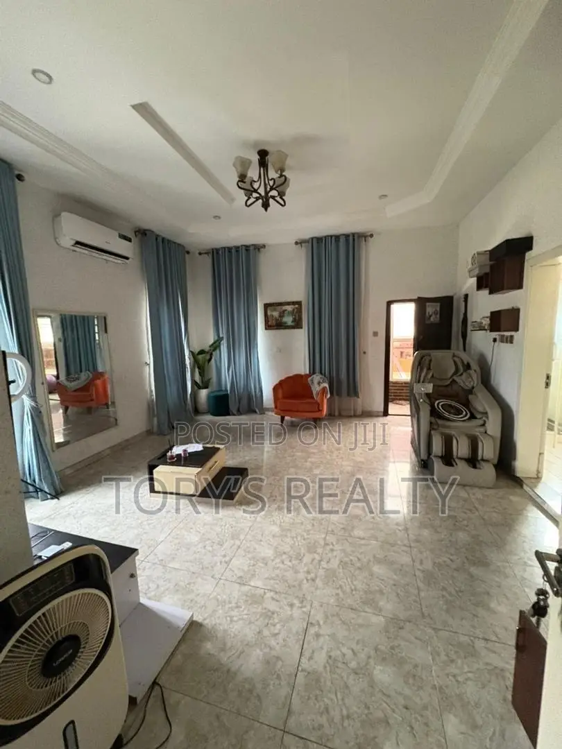 3bdrm Townhouse/Terrace in Lekki Phase 2 for sale in Lekki Phase 2