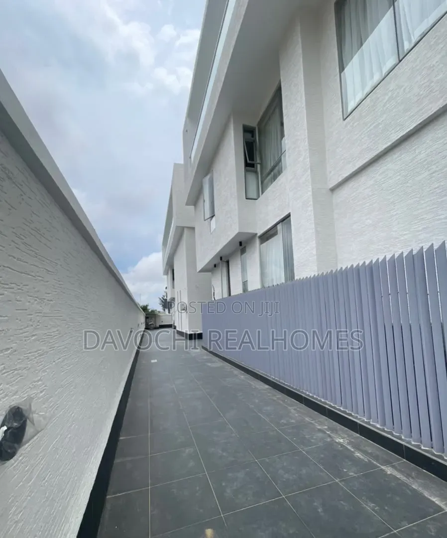 6bdrm Duplex in Banana Island for sale in Banana Island