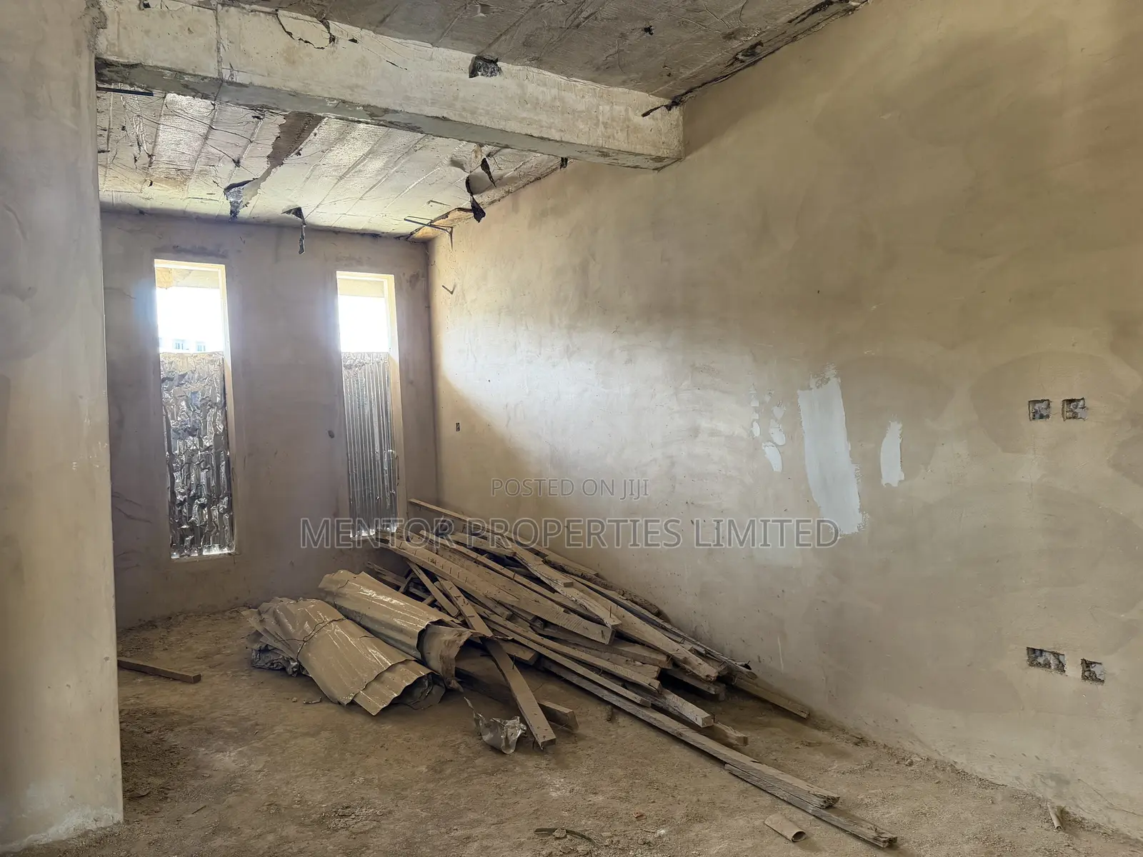5bdrm Duplex in Guzape for sale in Guzape District