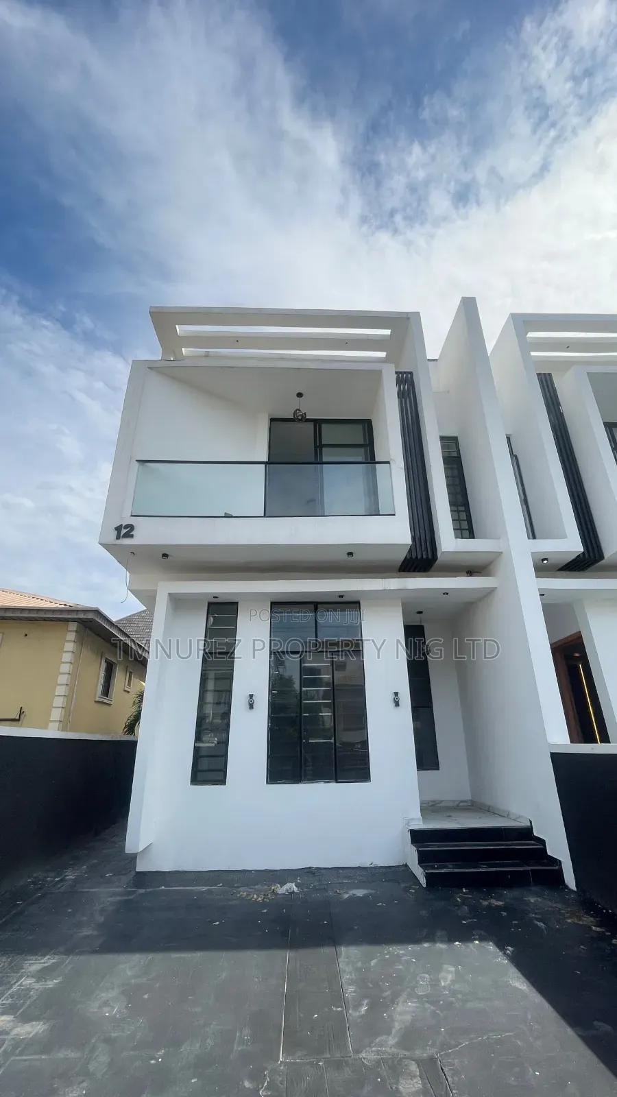 4bdrm Duplex in Idado for sale in Idado