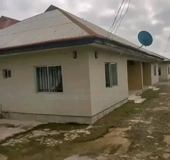4bdrm Block of Flats in Abak Road Federal for sale in Uyo