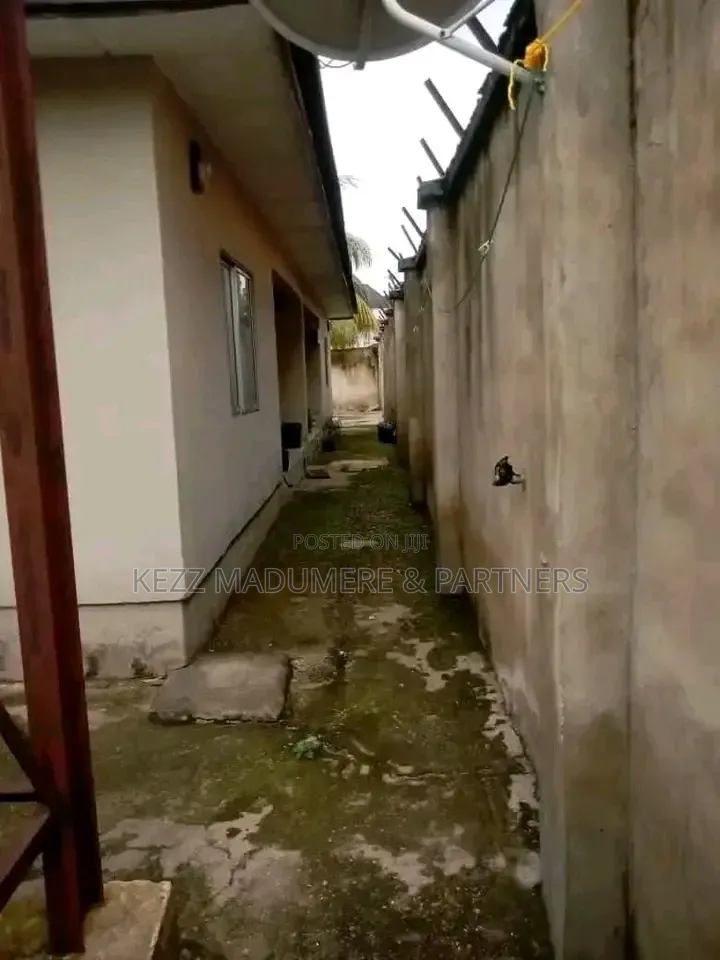 4bdrm Block of Flats in Abak Road Federal for sale in Uyo