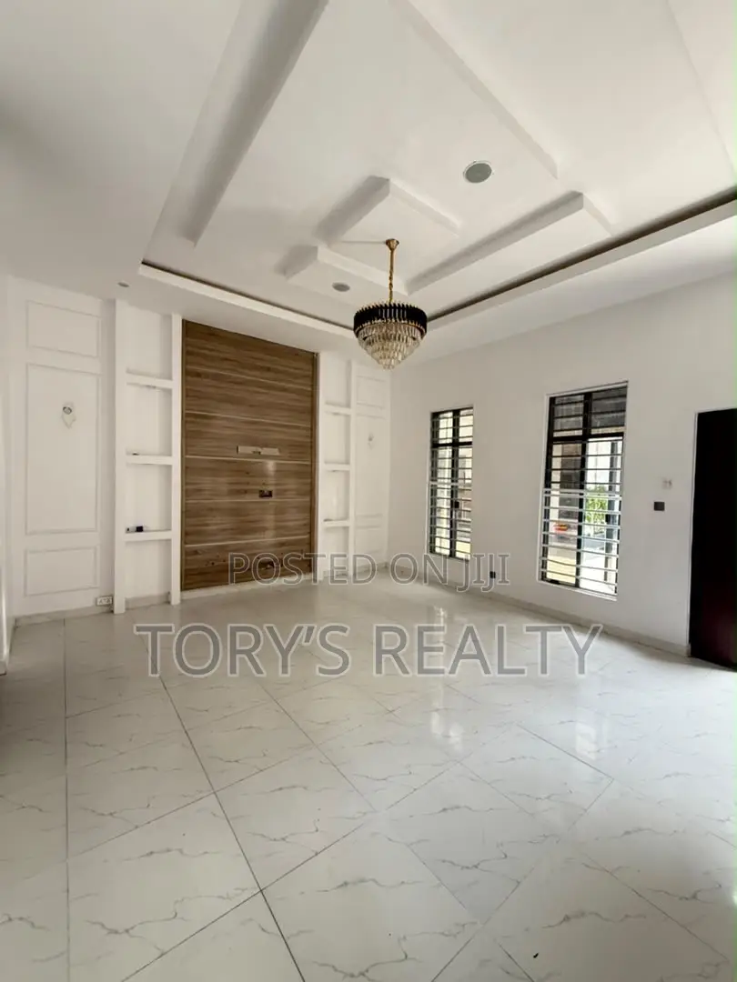 4bdrm Duplex in Ikate for sale in Ikate