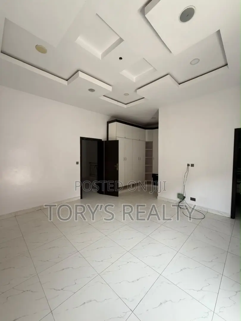 4bdrm Duplex in Ikate for sale in Ikate