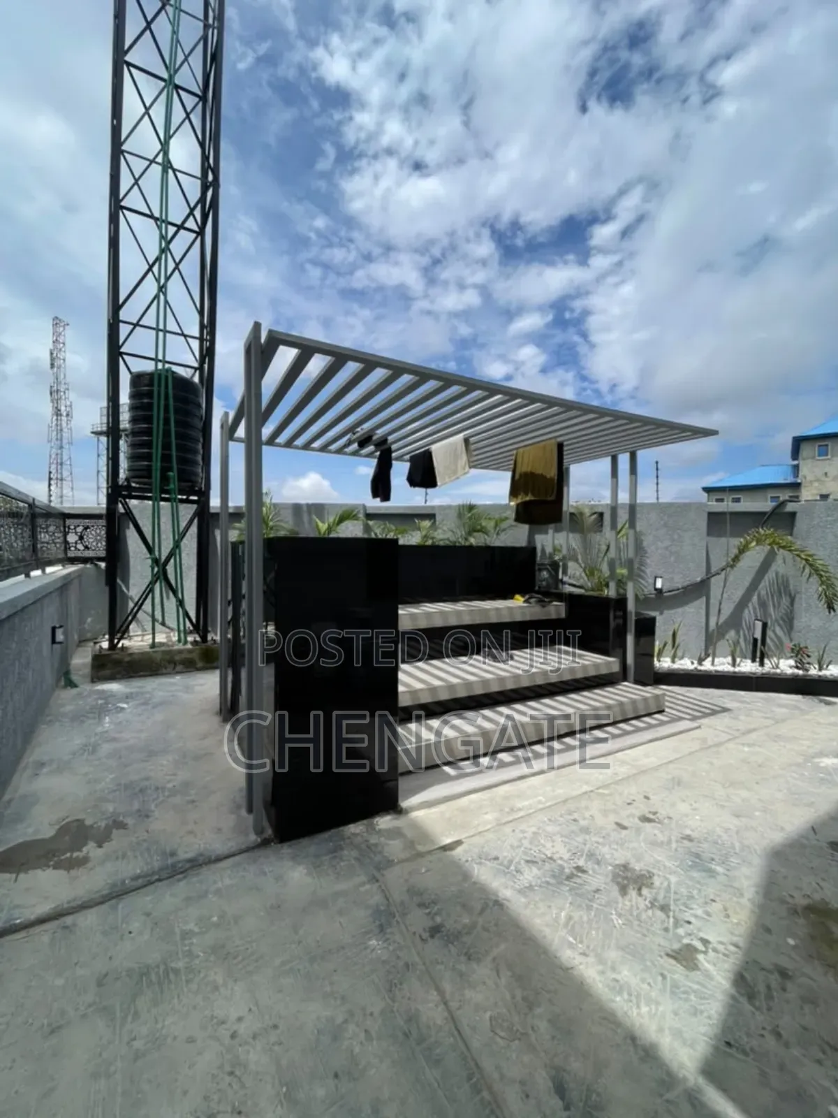 5bdrm Duplex in Chevron for sale in Chevron