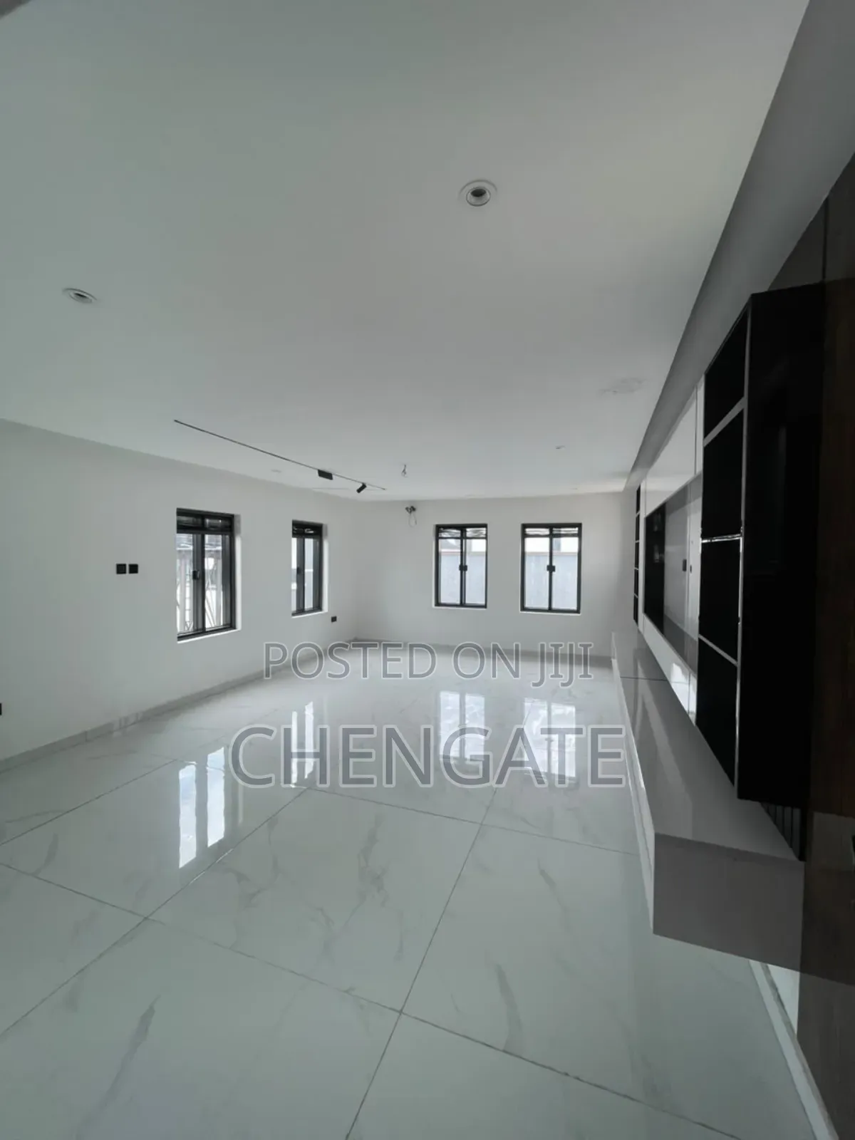 5bdrm Duplex in Osapa london for sale in Osapa london