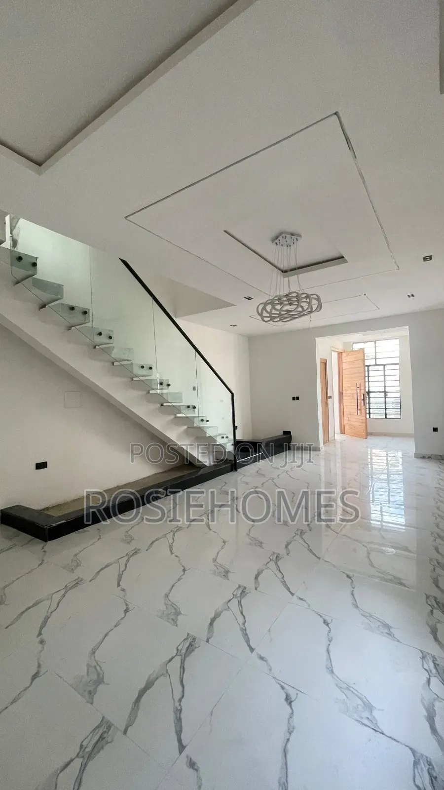 4bdrm Duplex in Idado for sale in Idado