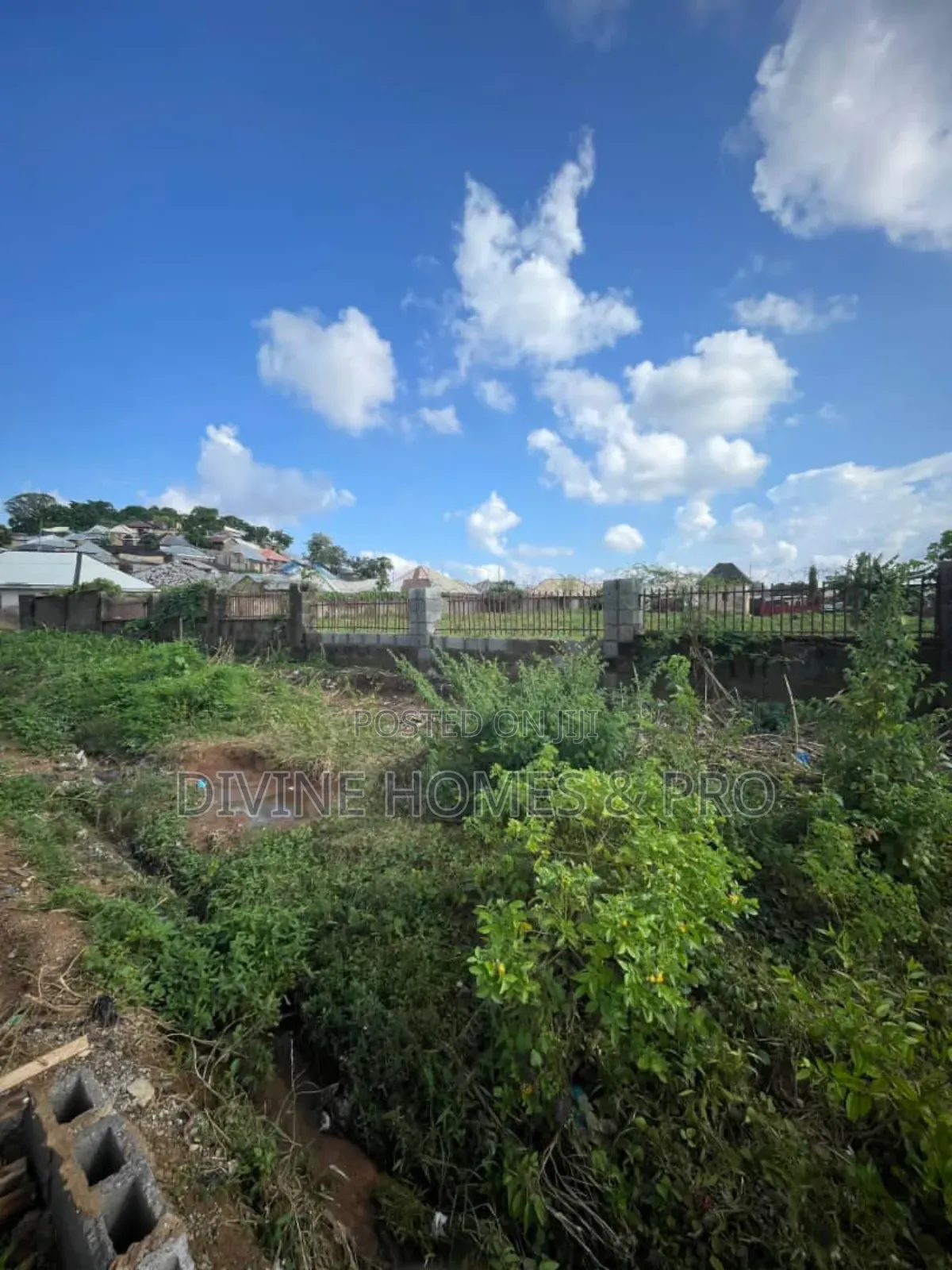 Commerce Plot of Land in Life Camp
