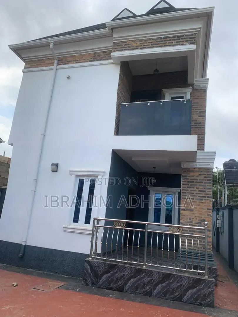 4bdrm Duplex in Igbogbo for sale in Igbogbo