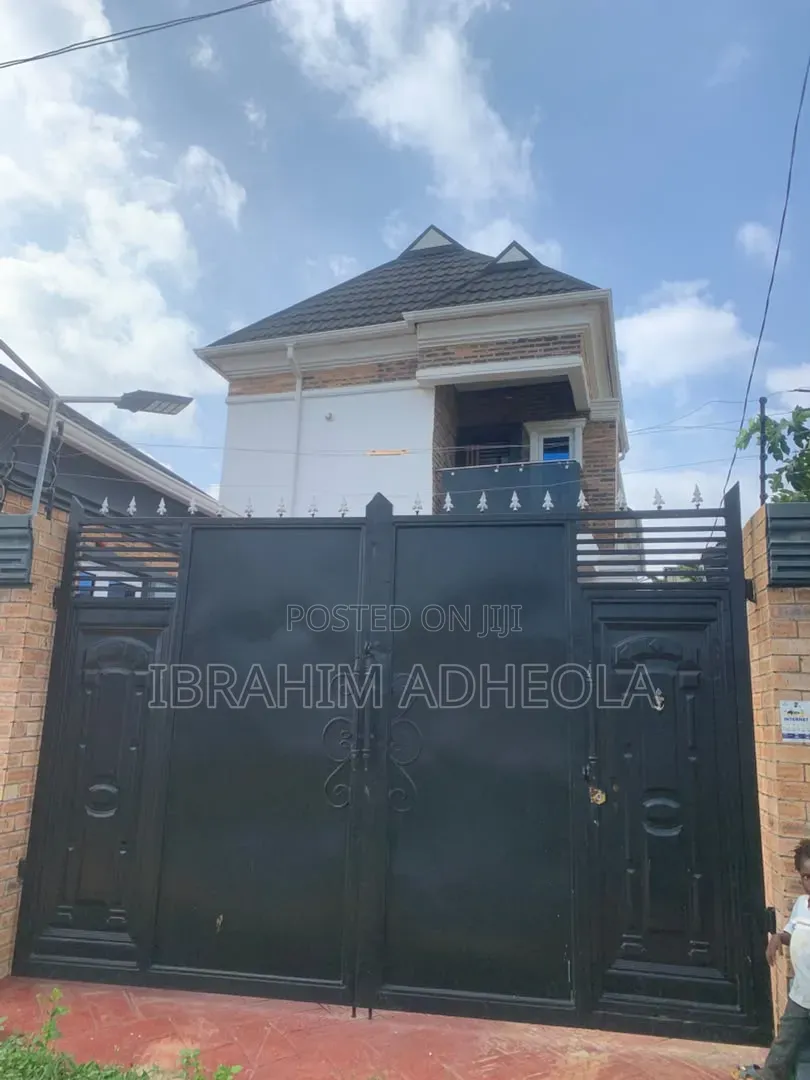4bdrm Duplex in Igbogbo for sale in Igbogbo