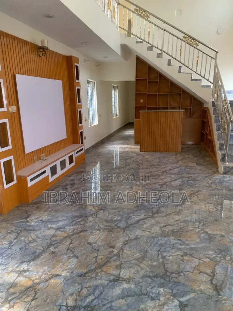 4bdrm Duplex in Igbogbo for sale in Igbogbo