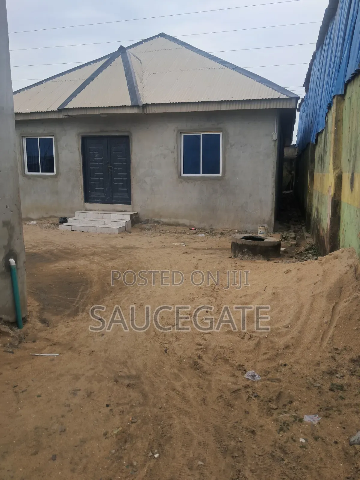 3bdrm Bungalow in Old Ojo Road, Satellite Town for sale in Satellite Town