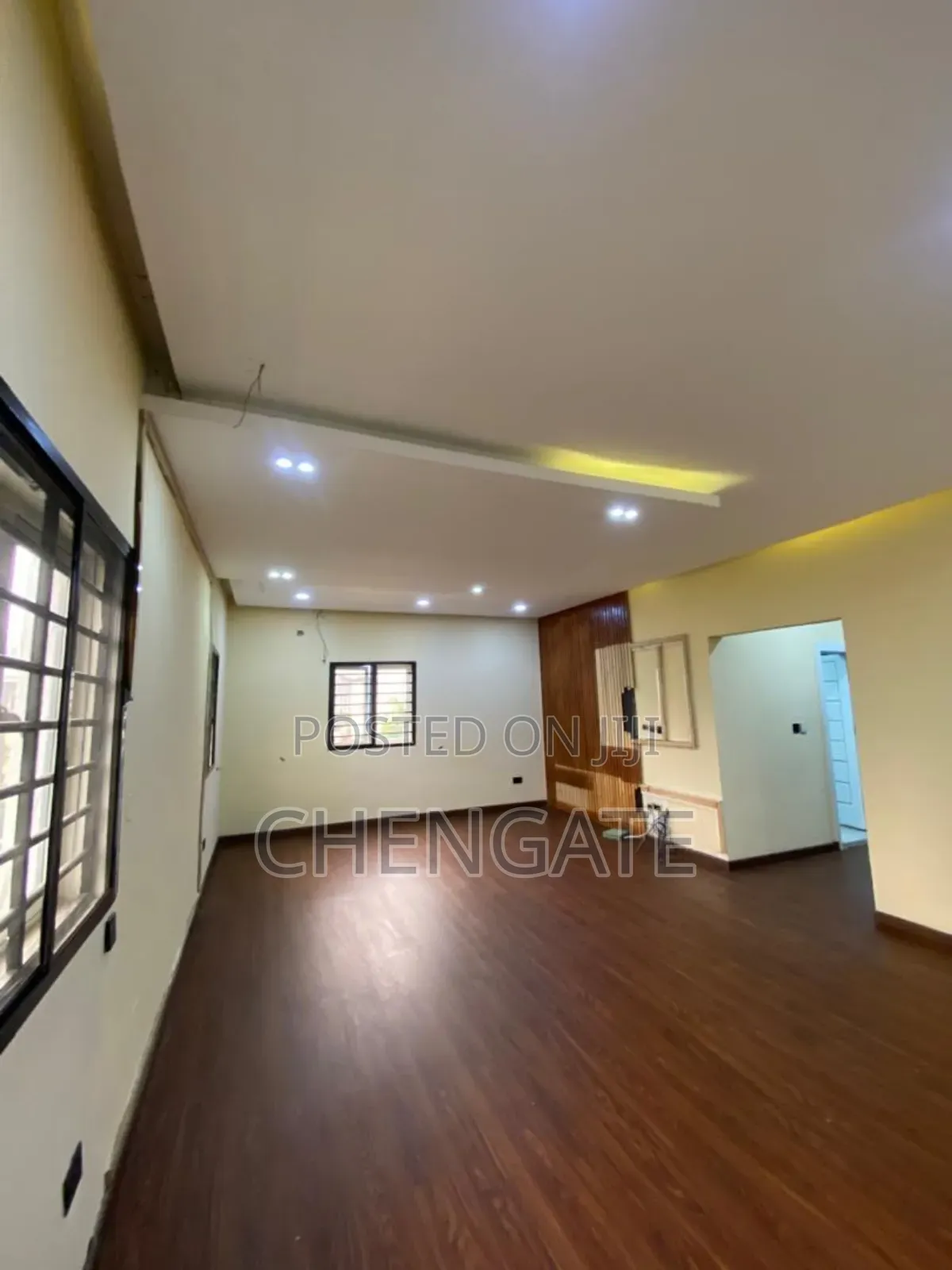 5bdrm Duplex in Victoria Park Estate, Lekki Expressway for sale in Lekki Expressway