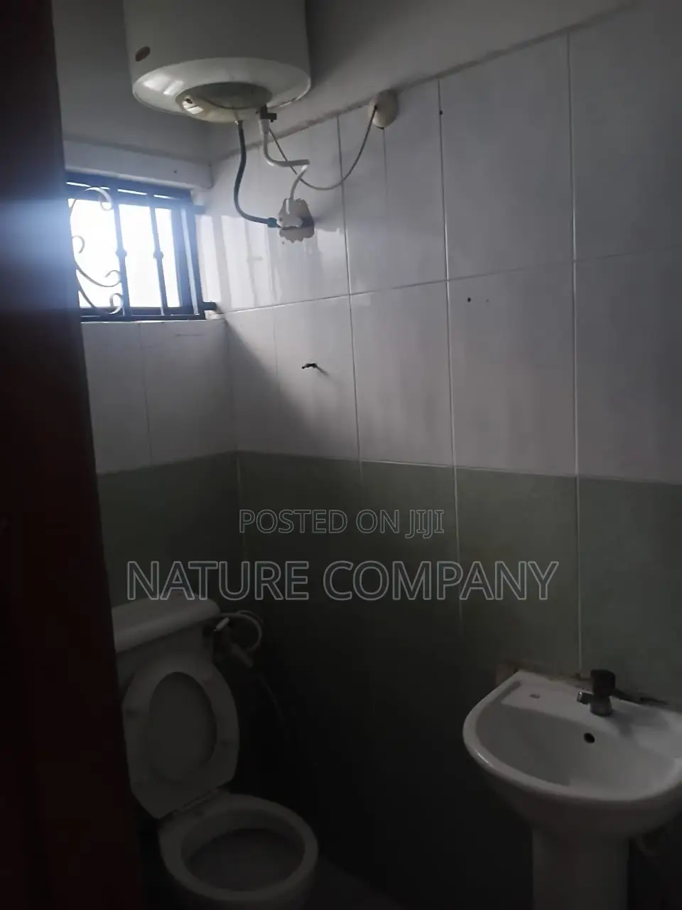 3bdrm Block of Flats in Awuseh, Ikeja GRA for rent in Ikeja GRA