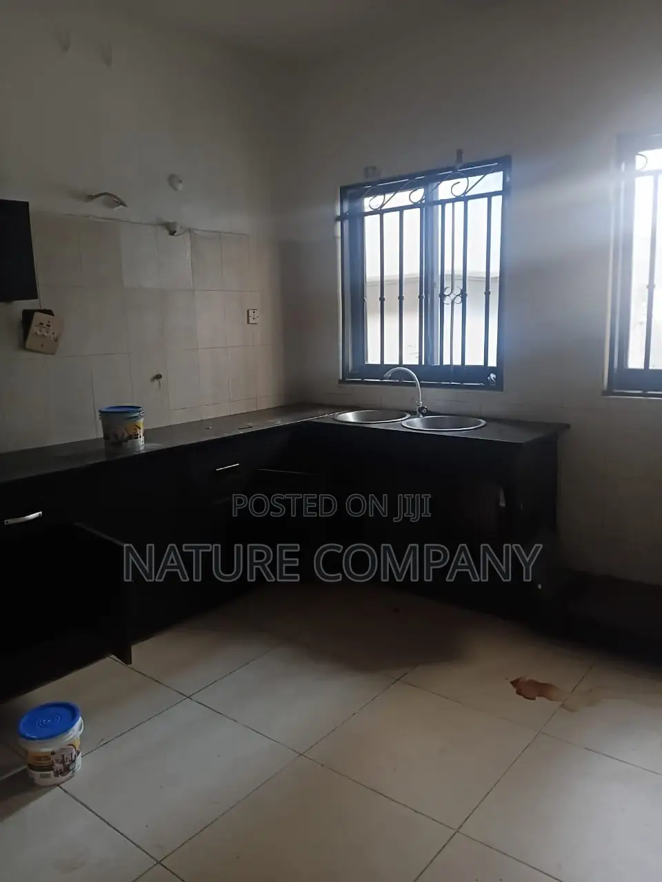 3bdrm Block of Flats in Awuseh, Ikeja GRA for rent in Ikeja GRA