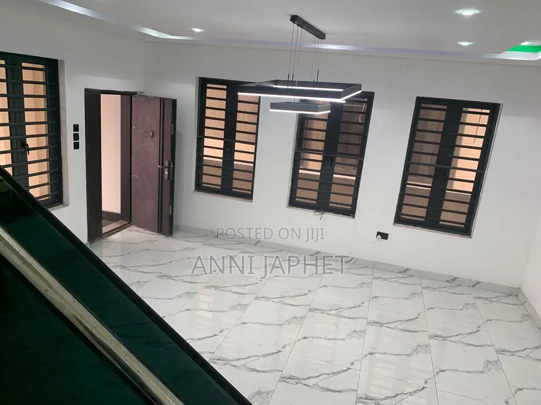 4bdrm Duplex in Lekki Phase 1 for rent in Lekki Phase 1