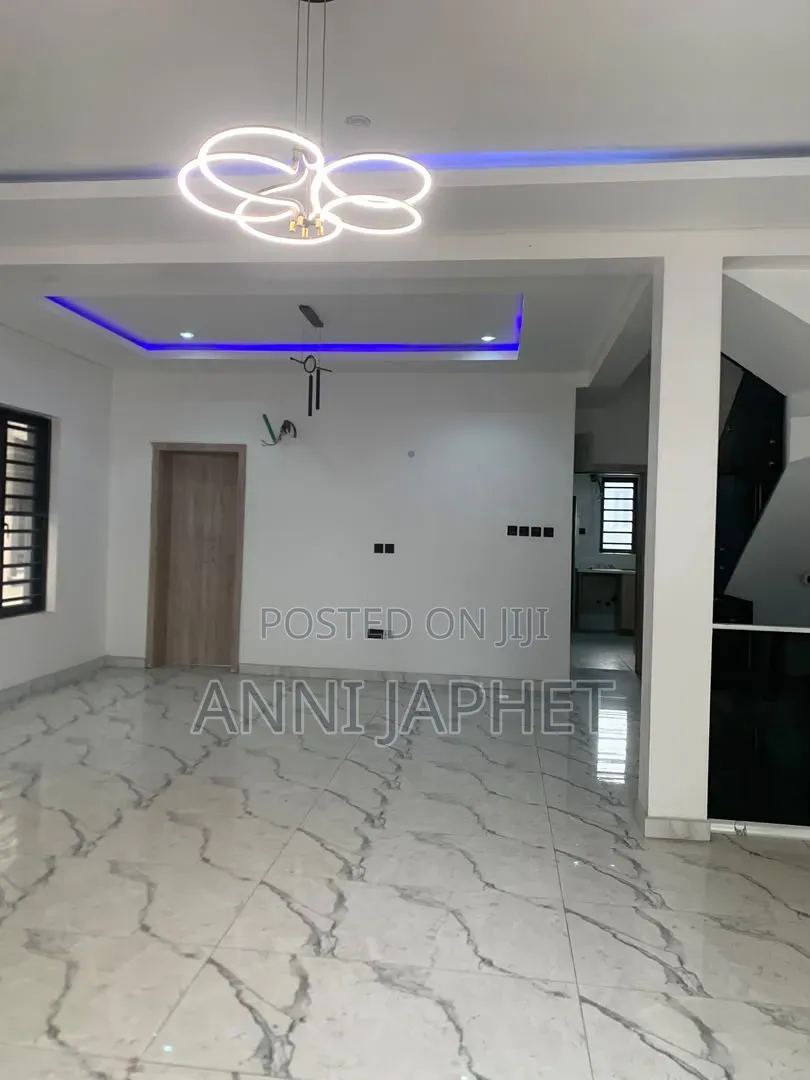 4bdrm Duplex in Lekki Phase 1 for rent in Lekki Phase 1