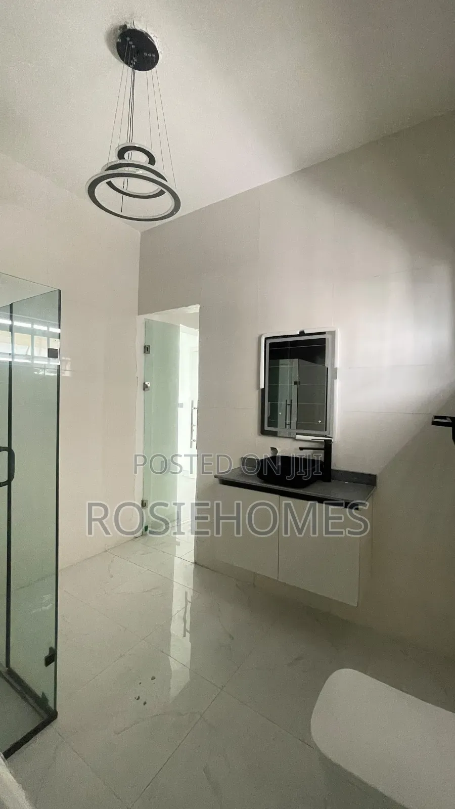 4bdrm Duplex in Idado for sale in Idado