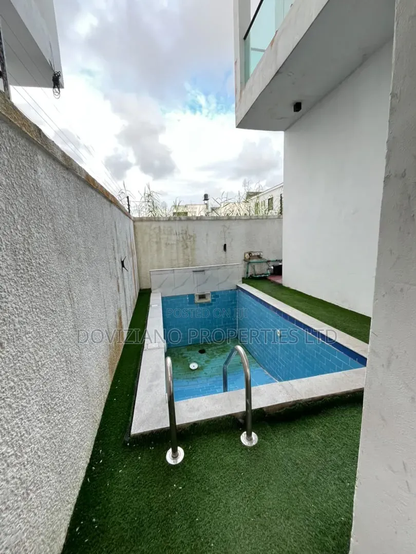 5bdrm Duplex in Abraham Adesanya Estate for sale in Abraham Adesanya Estate