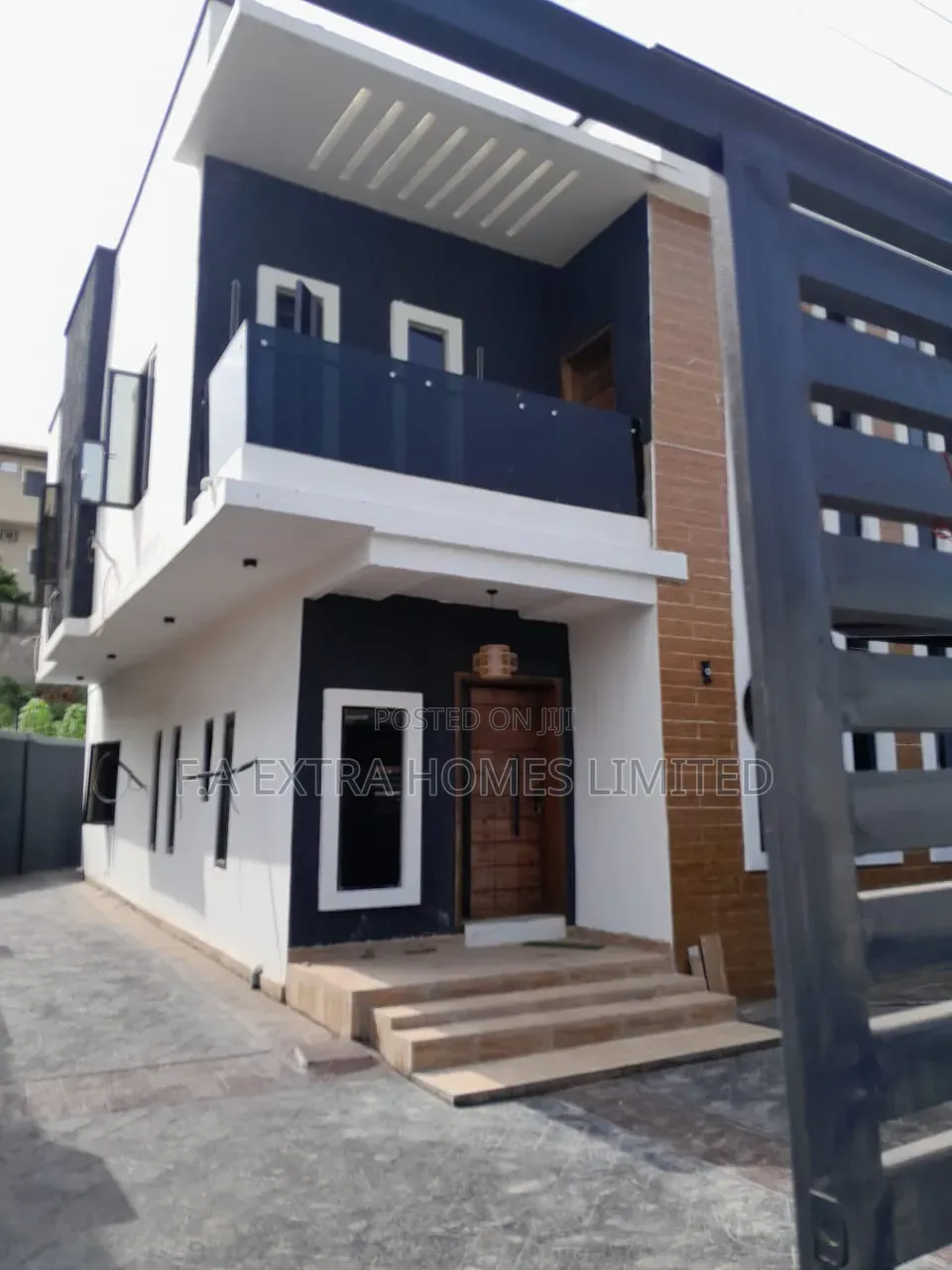 5bdrm Duplex in GRA Phase 2 Shangisha for sale in GRA Phase 2 Shangisha