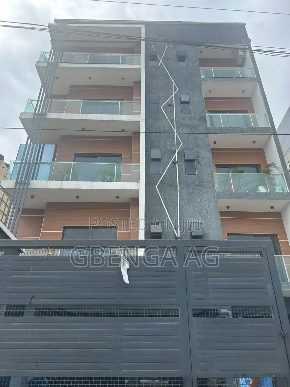 2bdrm Apartment in Chevron for sale in Chevron