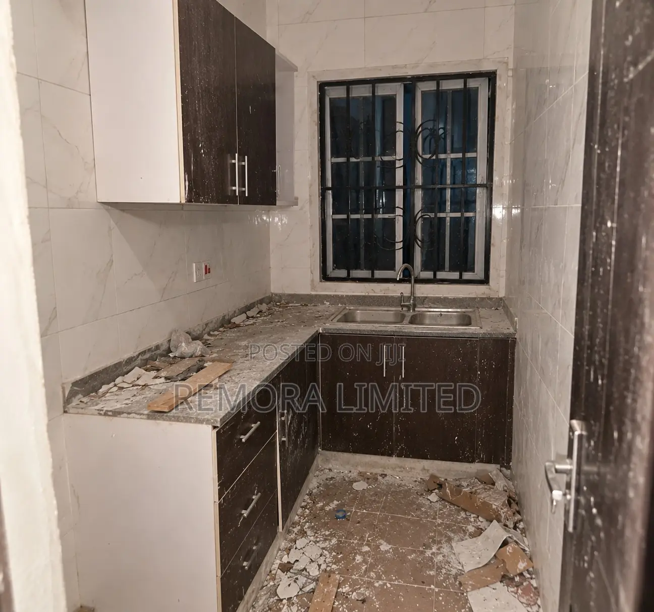 1bdrm Room & Parlour in Omole Phase 1 for sale in Omole Phase 1