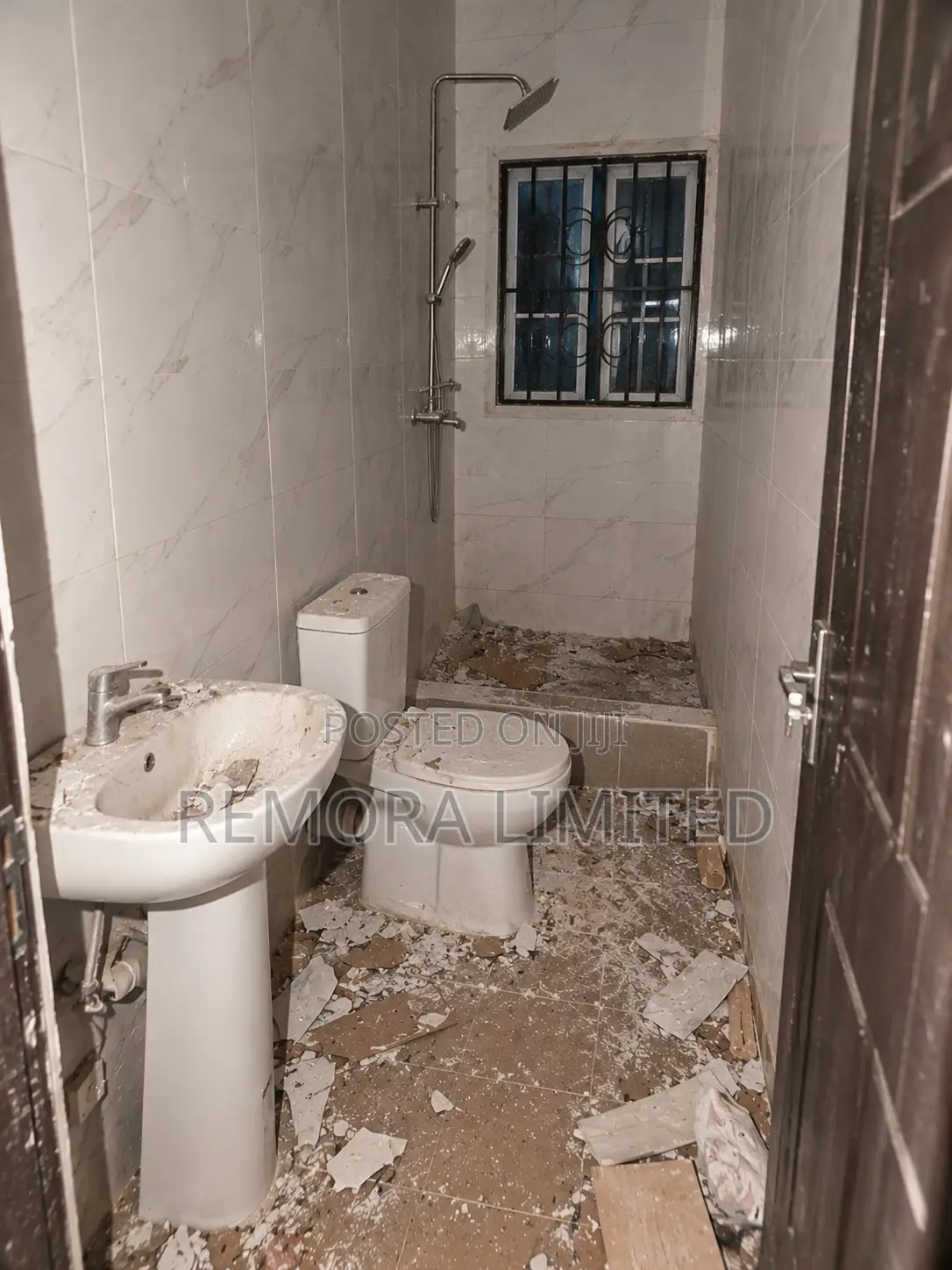 1bdrm Room & Parlour in Omole Phase 1 for sale in Omole Phase 1