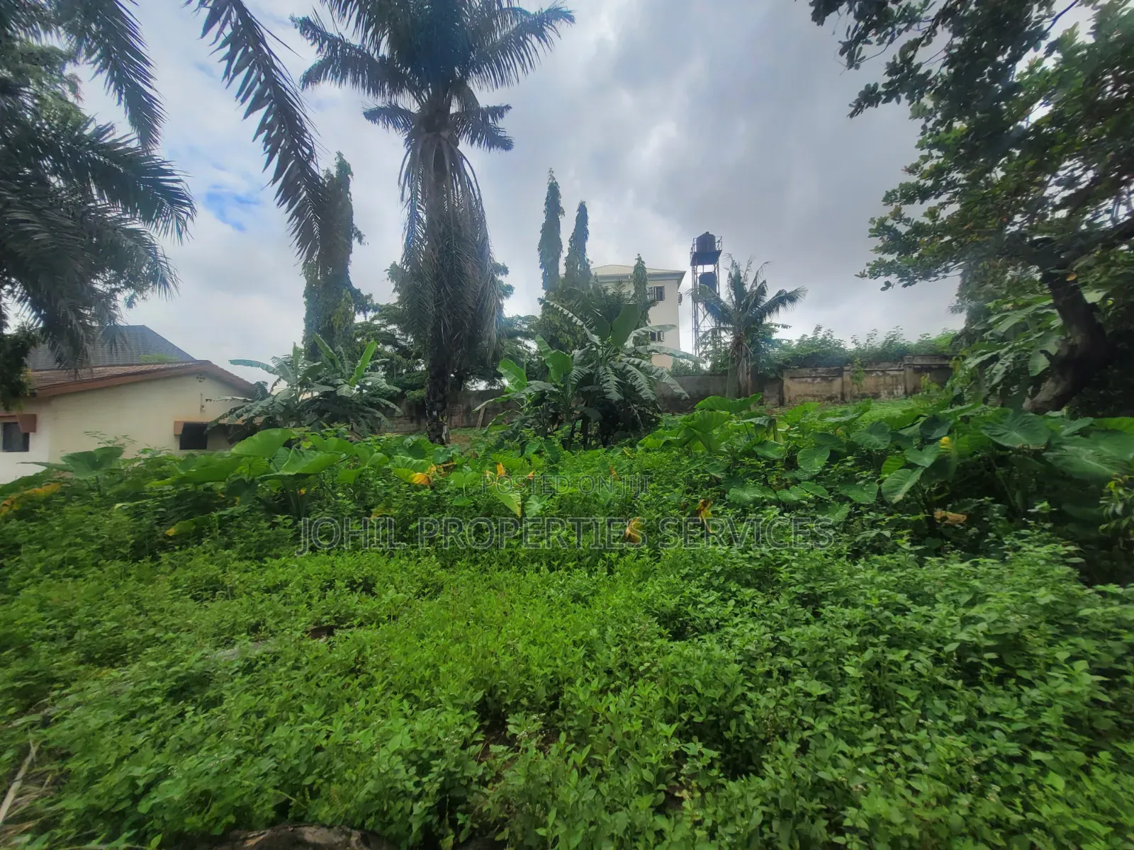 5bdrm Duplex in Karu for sale in Karu