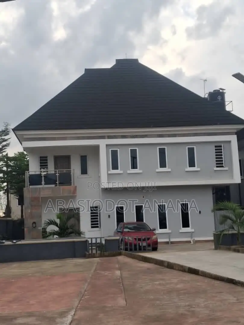 4bdrm Duplex in Osongoma Estate, Uyo for rent in Uyo