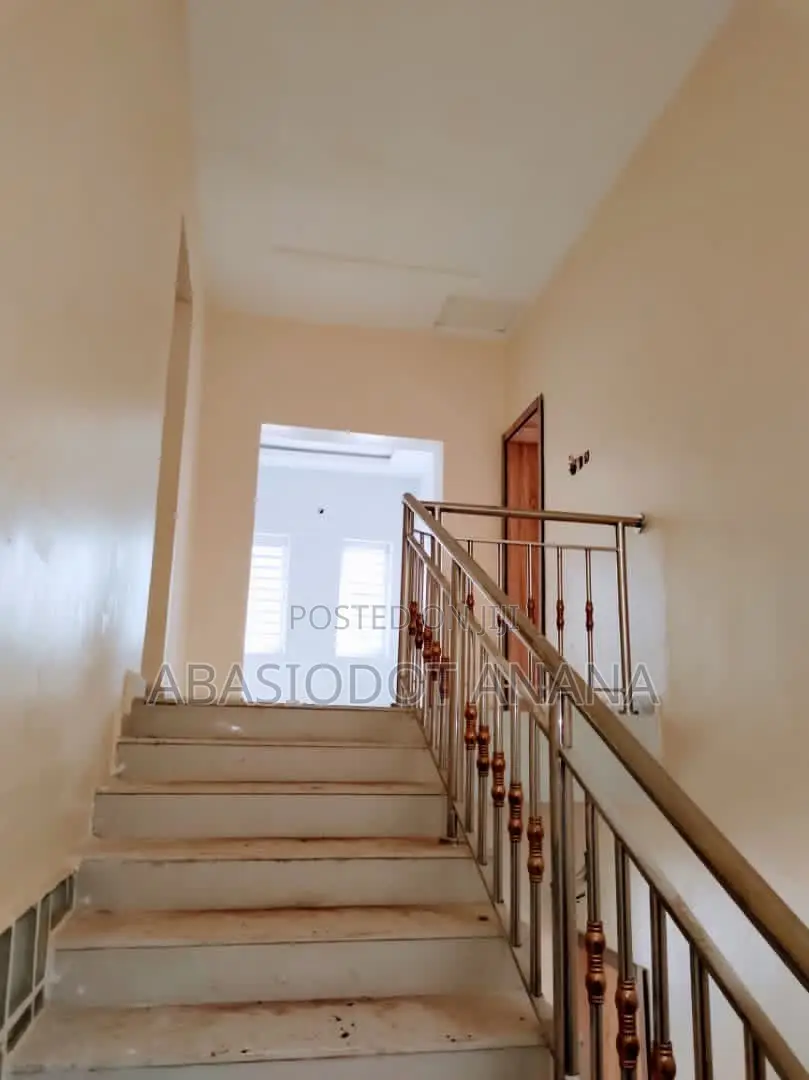 4bdrm Duplex in Osongoma Estate, Uyo for rent in Uyo