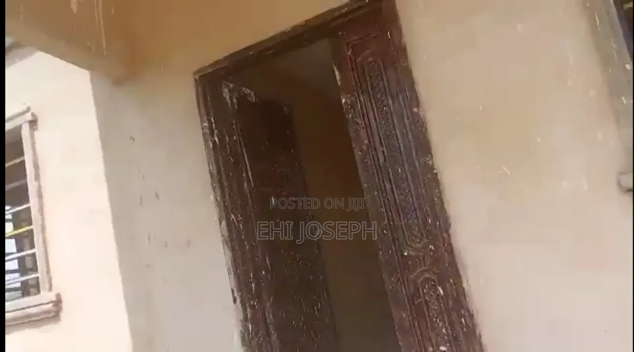 2bdrm Block of Flats in Property Link, Benin City for sale in Benin City