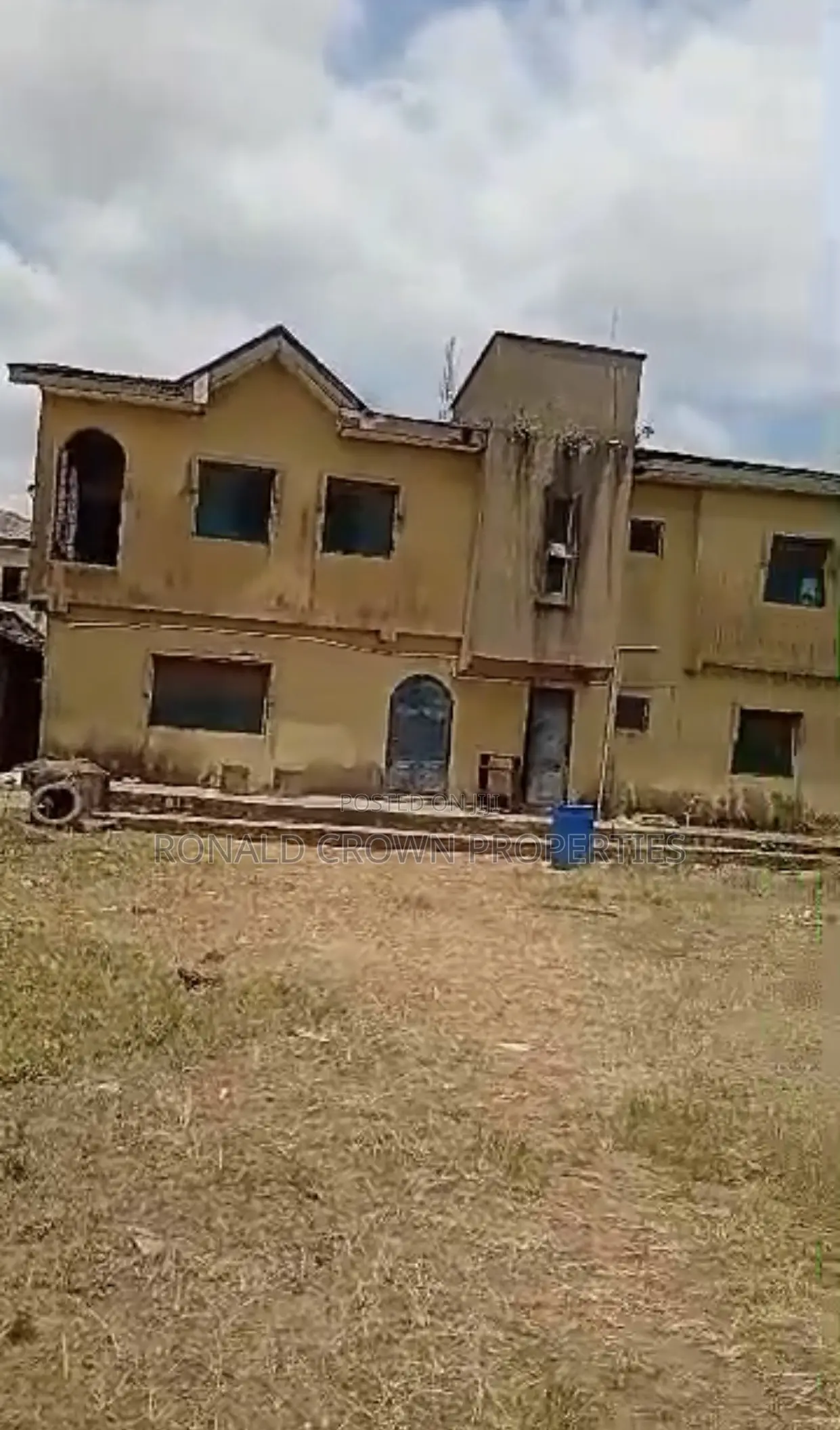 3bdrm Apartment in Bucknor for sale in Bucknor