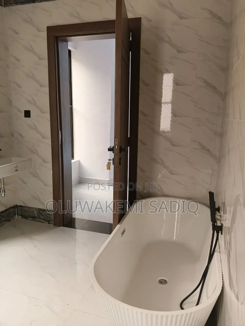 5bdrm Duplex in Ikeja Gra for sale in Ikeja GRA