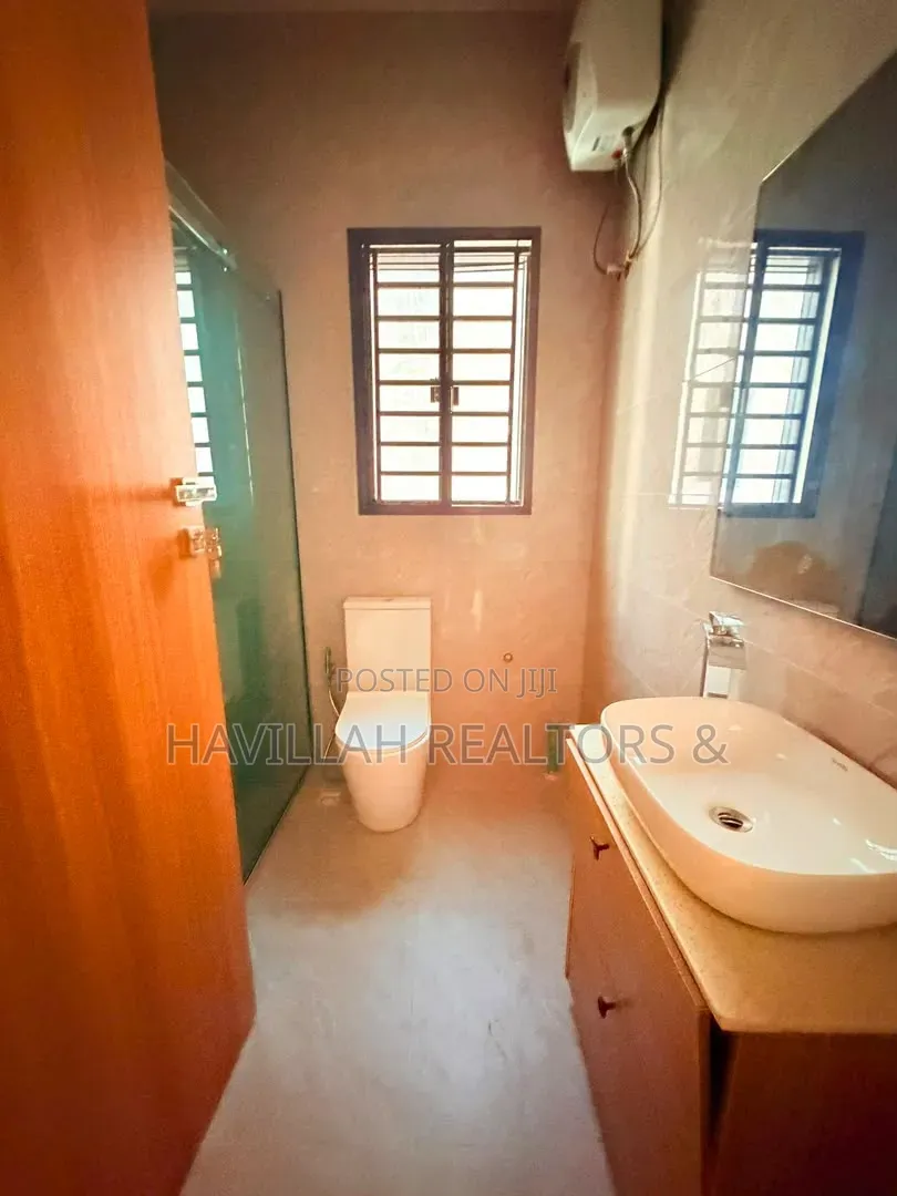 5bdrm Duplex in Omole Phase 1 for sale in Omole Phase 1