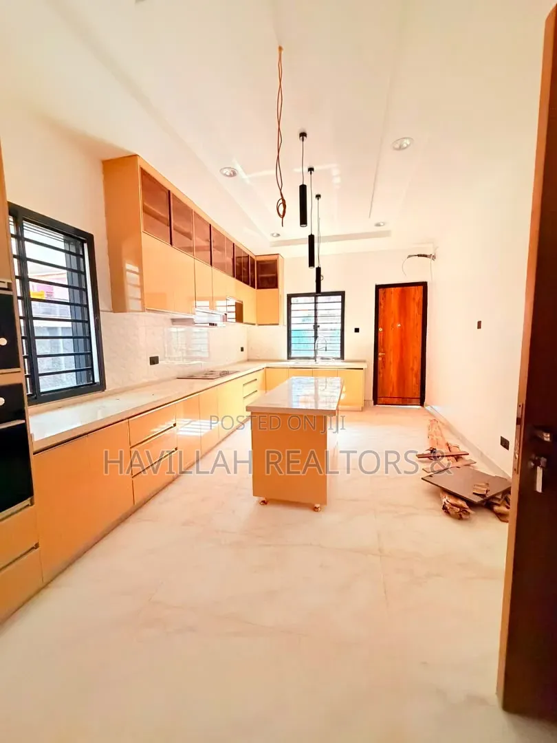 5bdrm Duplex in Omole Phase 1 for sale in Omole Phase 1