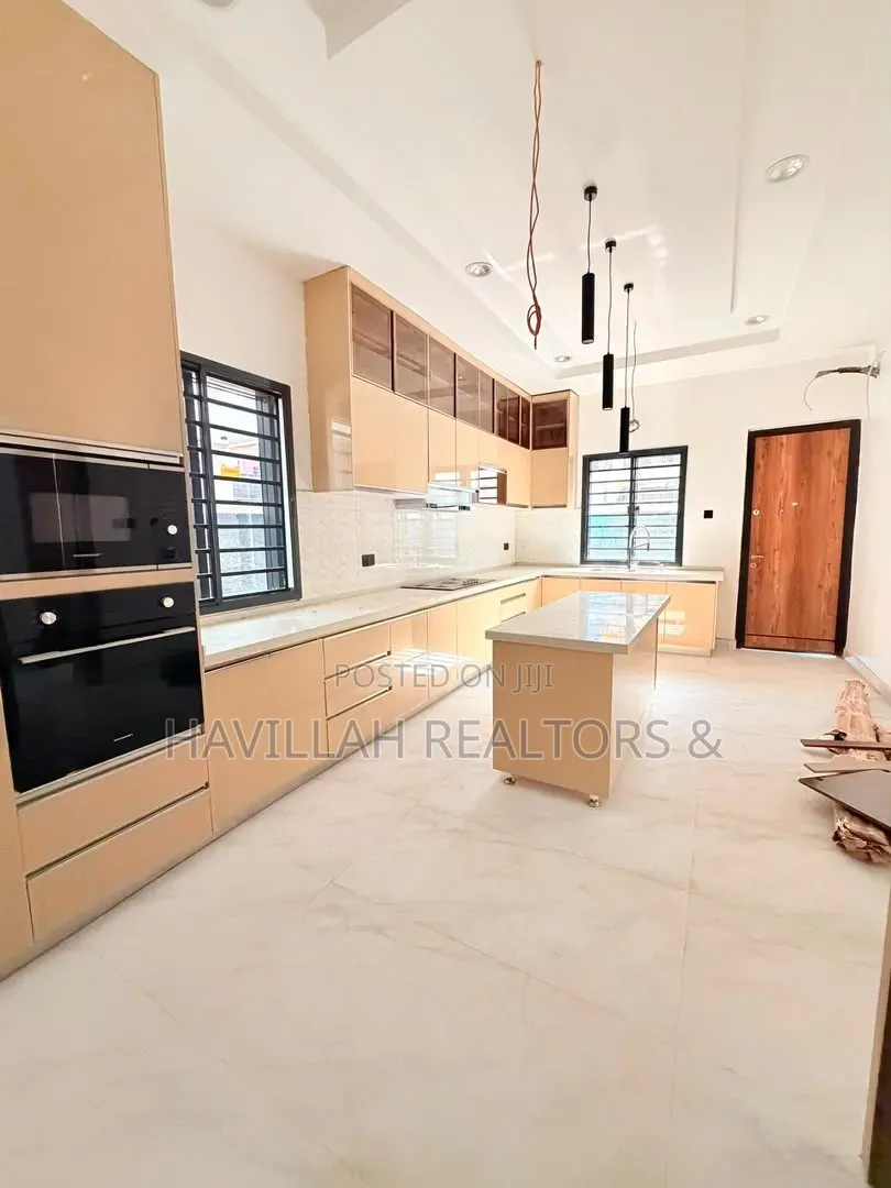 5bdrm Duplex in Omole Phase 1 for sale in Omole Phase 1