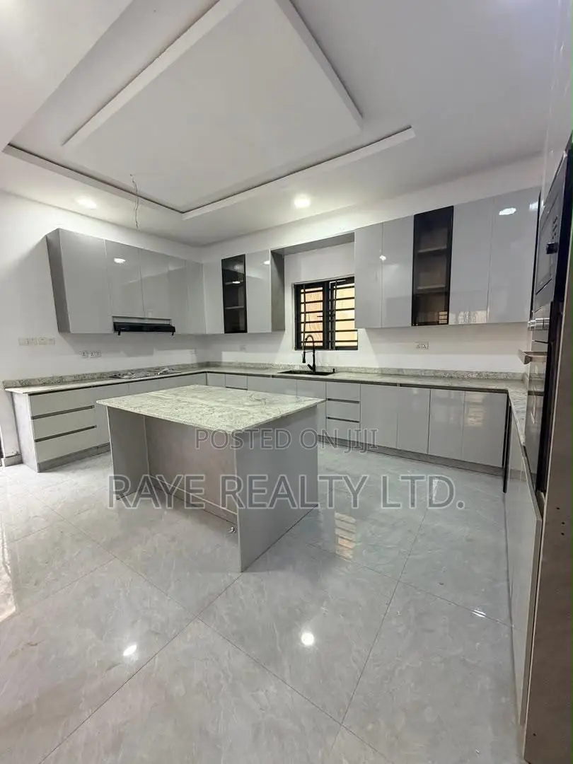 5bdrm Duplex in Ikeja for sale in Ikeja