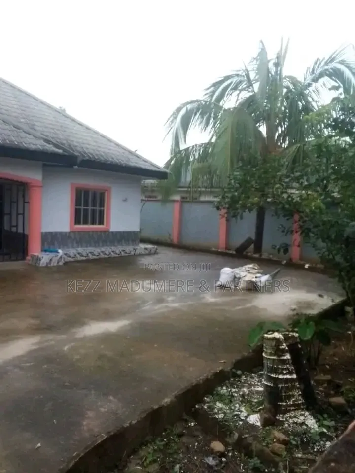 3bdrm Bungalow in Off Idoro Road , By for sale in Uyo