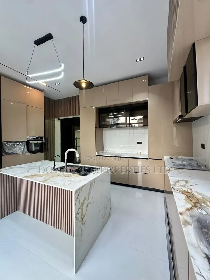 5bdrm Duplex in Abraham Adesanya Estate for sale in Abraham Adesanya Estate