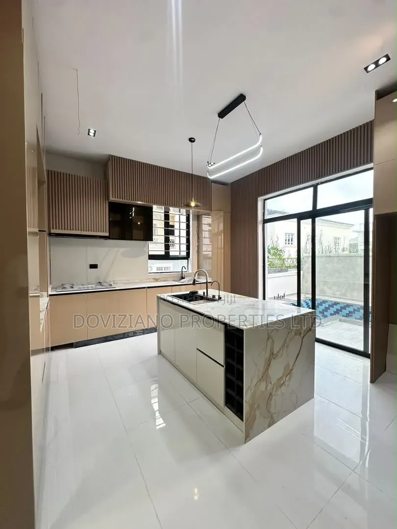5bdrm Duplex in Abraham Adesanya Estate for sale in Abraham Adesanya Estate