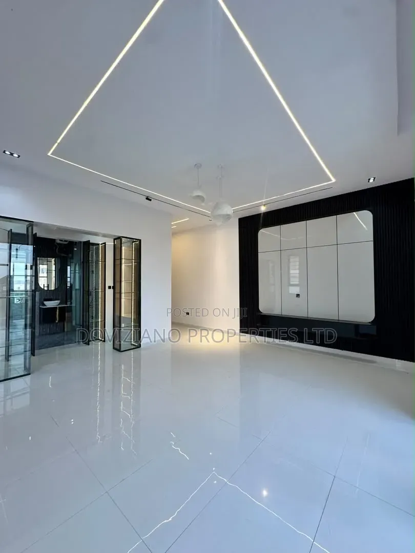 5bdrm Duplex in Abraham Adesanya Estate for sale in Abraham Adesanya Estate