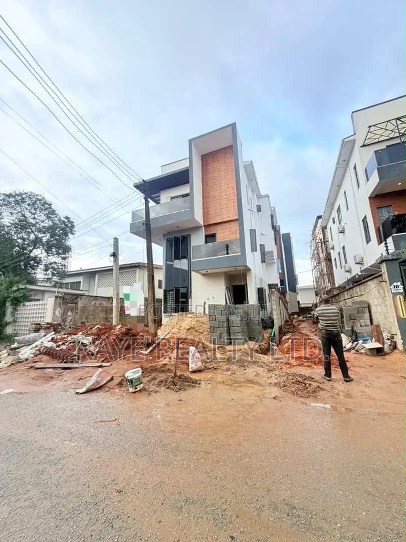 5bdrm Duplex in Adeniyi Jones for sale in Adeniyi Jones